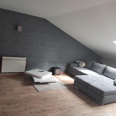 Apartamento Au Pied Des Montagnes. Saint-Jean-de-Maurienne Exterior foto