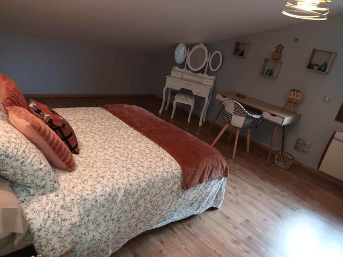 Apartamento Au Pied Des Montagnes. Saint-Jean-de-Maurienne Exterior foto