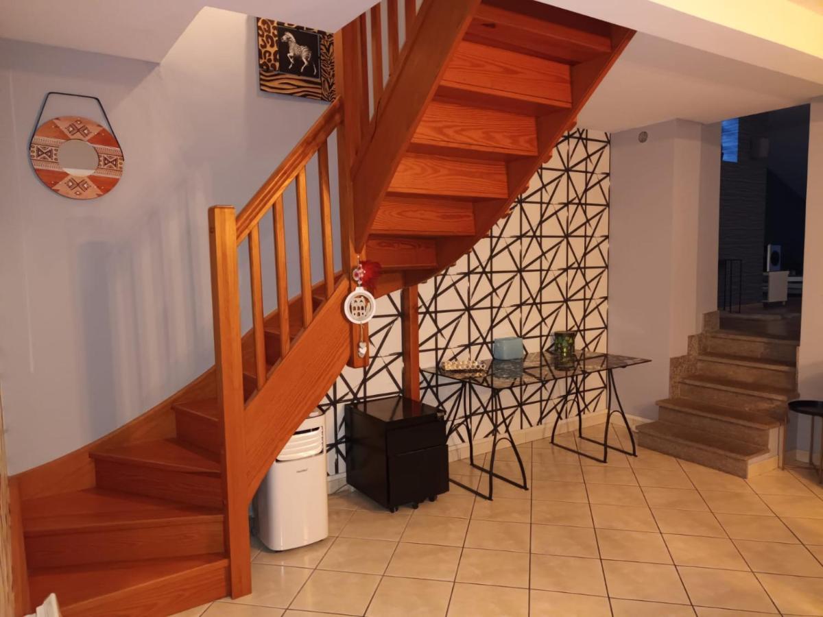 Apartamento Au Pied Des Montagnes. Saint-Jean-de-Maurienne Exterior foto